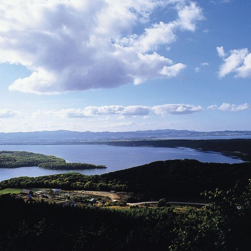 【天都山から望む網走湖】