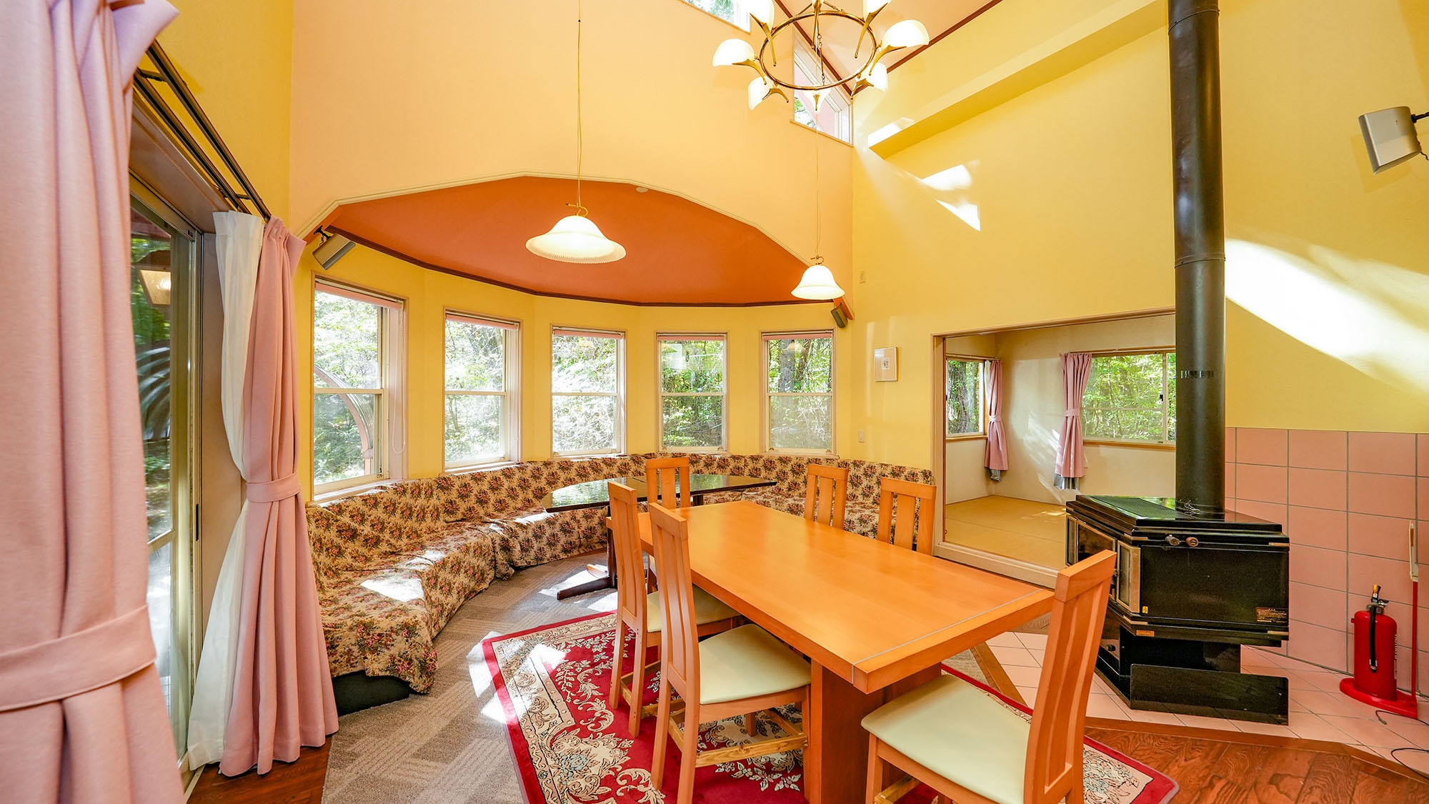 【朝食付き】コテージでのんびり♪素敵な高原の休日♪駐車場・Wi-Fi・キッチン完備♪