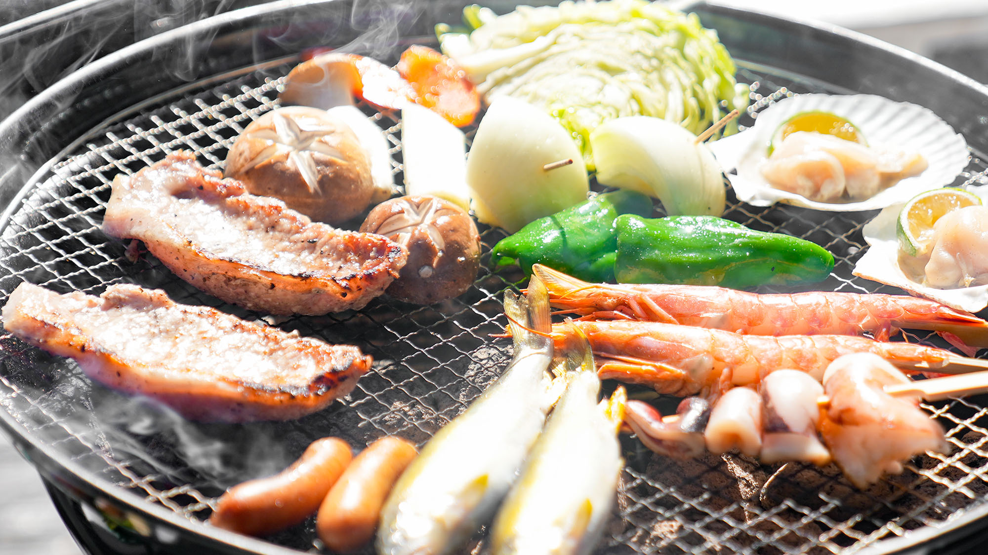 ・【BBQ（一例）】ジュージュー焼ける音と香ばしいにおい。五感で楽しめるBBQを是非召し上がれ