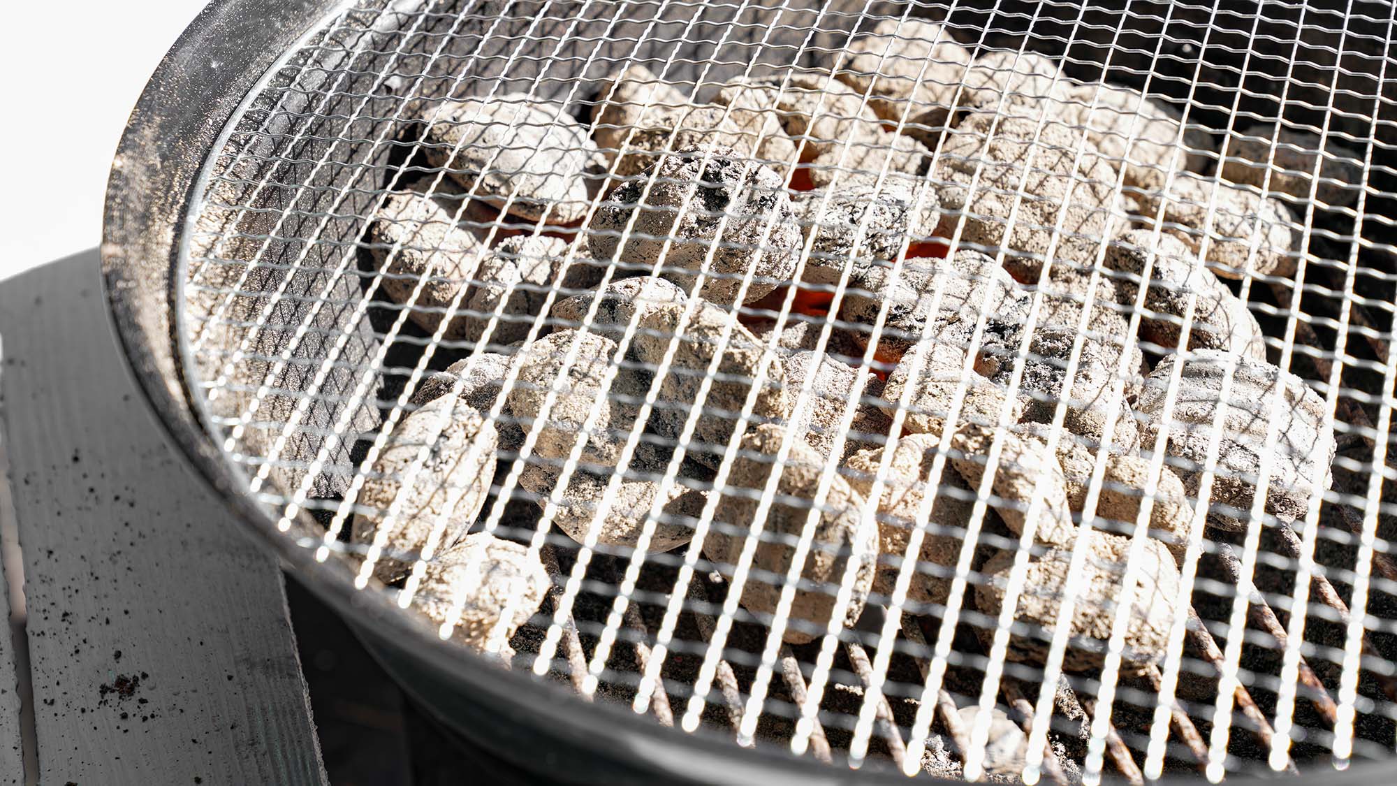 ・【BBQ（一例）】熱々の炭火で焼くBBQは格別です。大人から子どもまでワイワイ楽しめます
