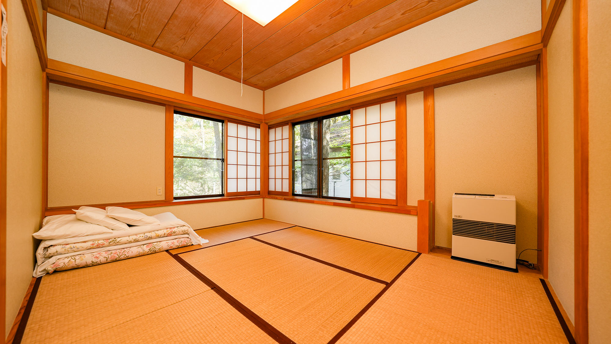 ・【アリエッティ】北側の和寝室です。お布団はセルフサービスで敷いてお休みください