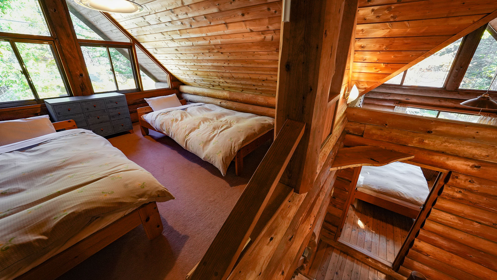 ・【カンパニュラ】窓からは周辺の季節の移り変わりをお楽しみいただけます