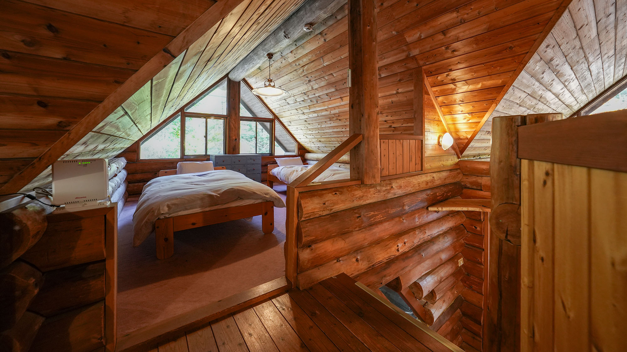 ・【カンパニュラ】全ての部屋が完全密閉になっていません。ログコテージの特徴を感じられます