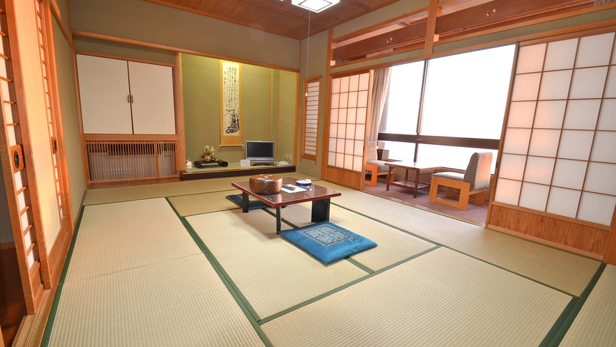 *【夕日の見えるお部屋10畳】日本の夕日100選に選ばれた感動の夕日を望めるとっておきのお部屋です。