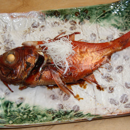 口の中でとろける食感を堪能…金目鯛姿煮付きプラン