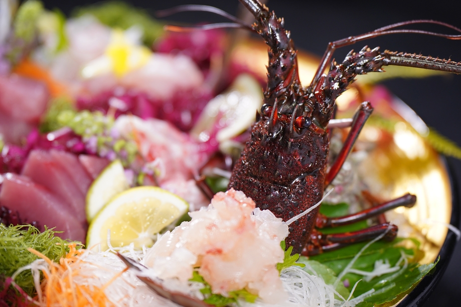 【夏の直近割引プラン】ぬるめの温泉でゆったり　夏の旬　厳選食材で舌鼓　（夕食・朝食付）※連泊可