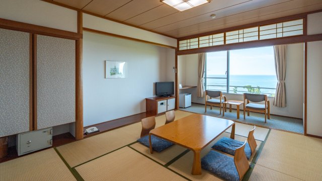 【和室１０畳禁煙】視界いっぱいに広がる青い世界に感動する
