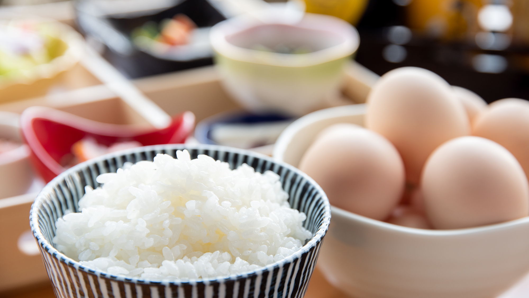 *【朝食】鳥取県の奥日野地方で育ったお米にさくら卵！お腹いっぱいお召し上がりください。