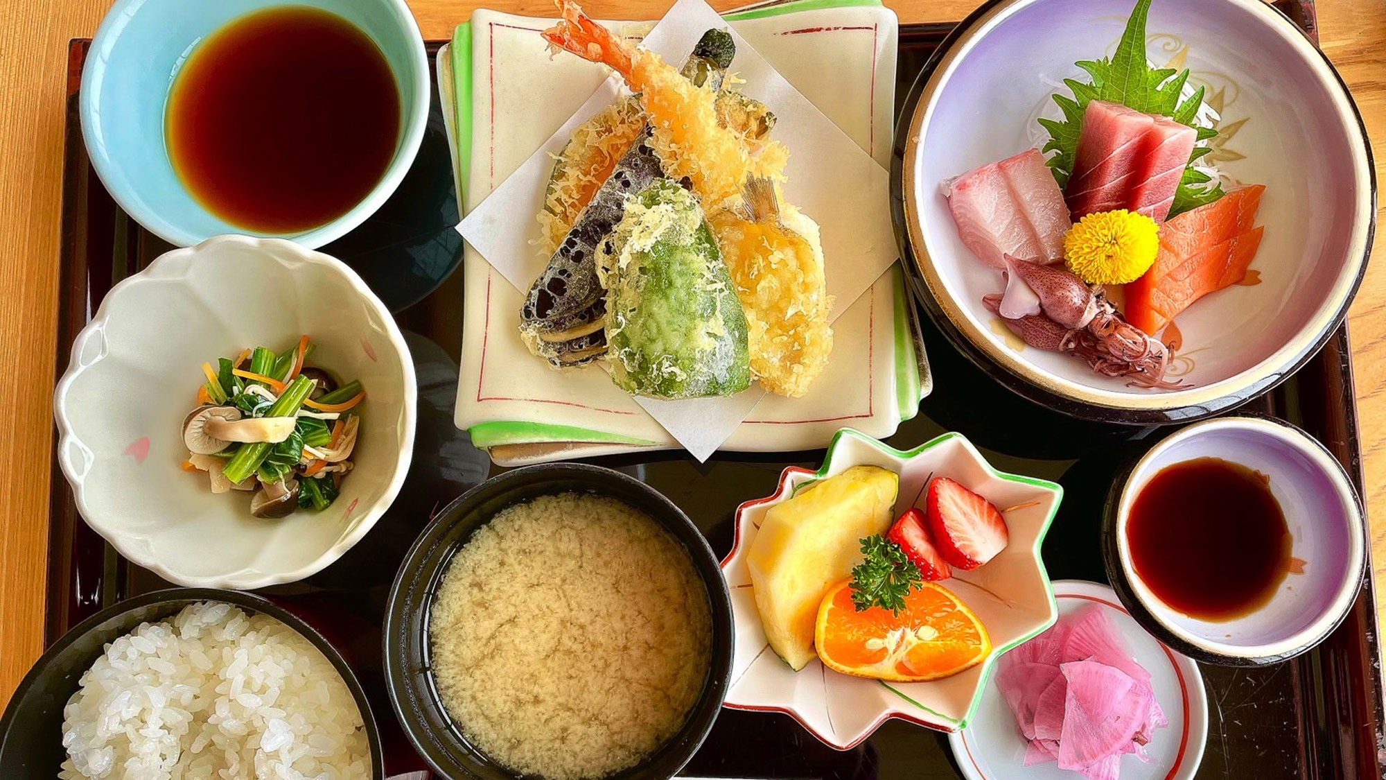 *夕食（一例）神湯人気No.１メニュー「神湯御膳」