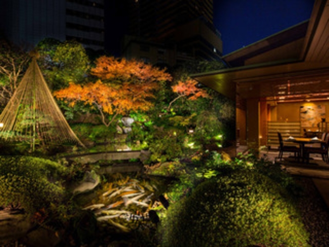 日本料理「雲海」の日本庭園