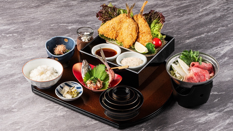 【お食事は前半席】いま話題のアジフライと黒毛和牛すき煮鍋が堪能できるお食事プラン《2食付き》