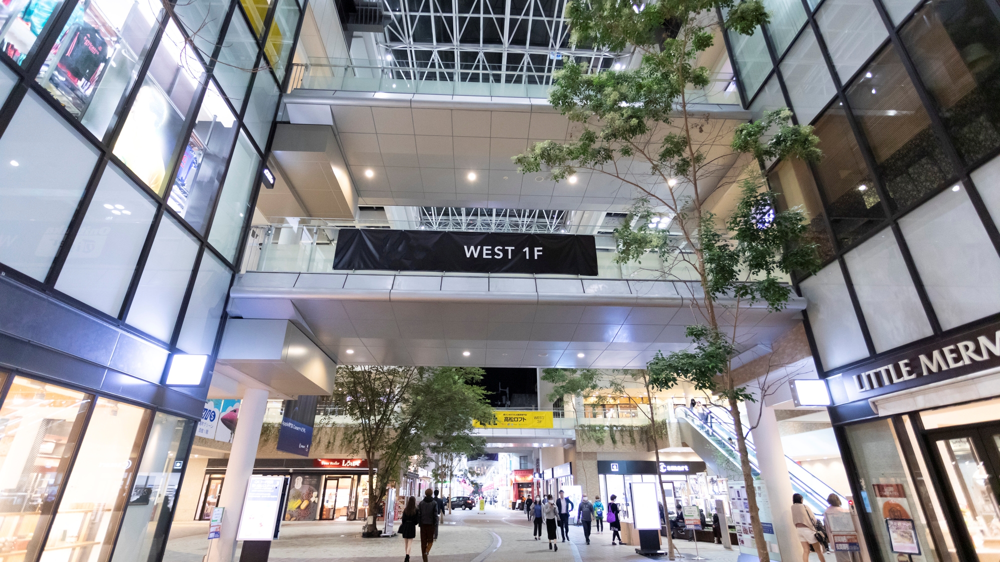 【当館から徒歩で約15分】高松丸亀町商店街