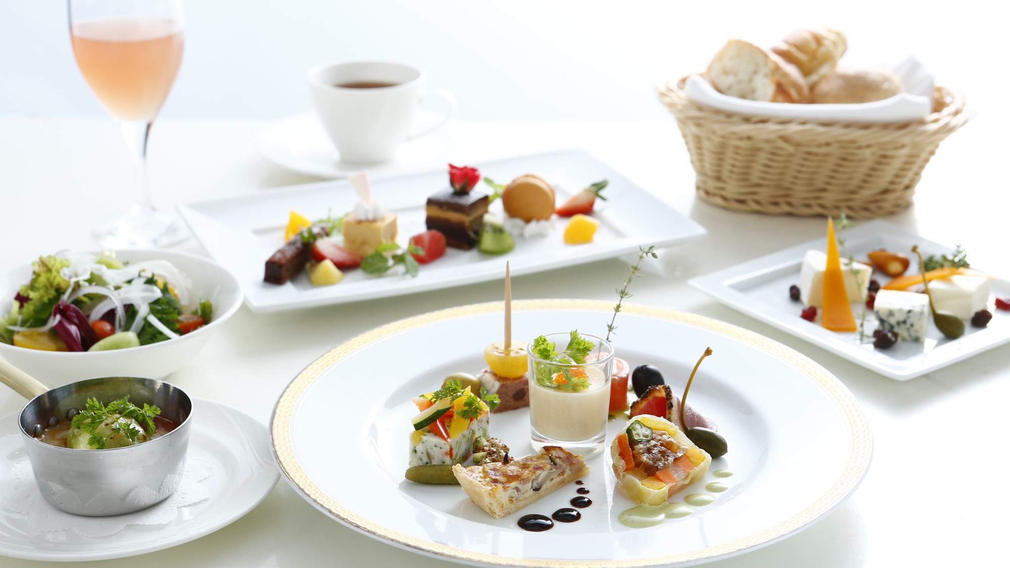 【室数限定】90分飲み放題付！メインディッシュが選べる＜セレクトディナーバイキング＞2食付
