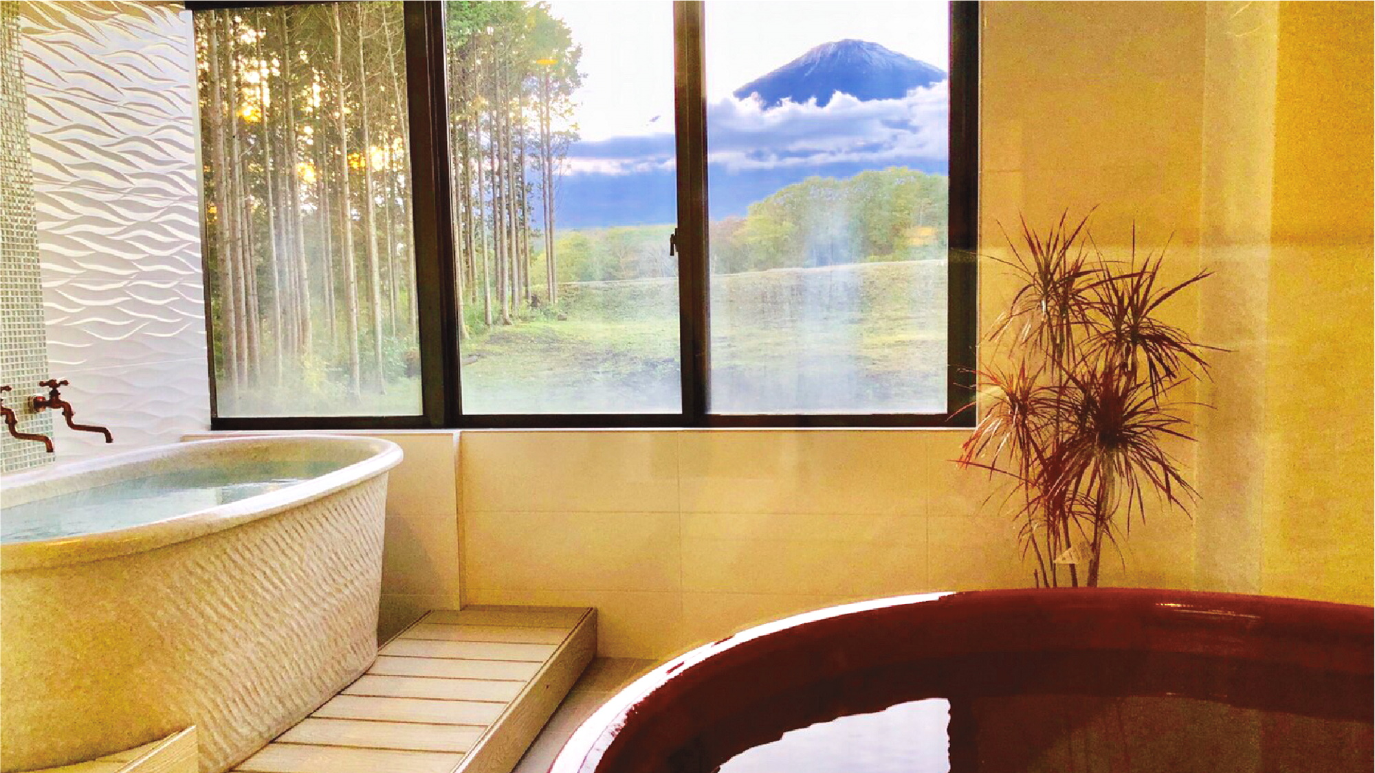 【貸切温泉風呂・平成の湯】まるいち本店の信楽焼の湯舟を使用しています。