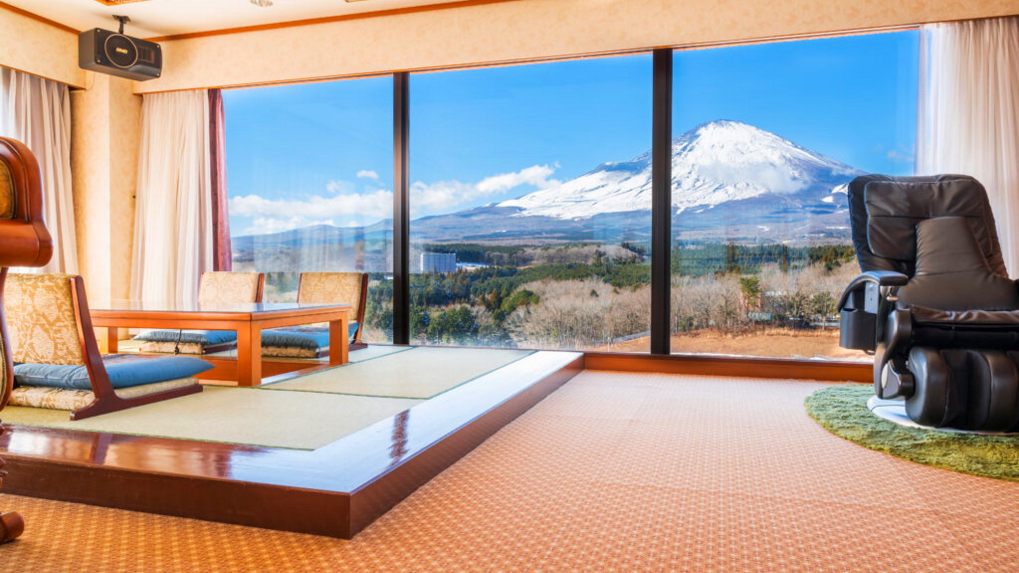 【最上階特別フロア】最上階から眺める富士山は格別です。