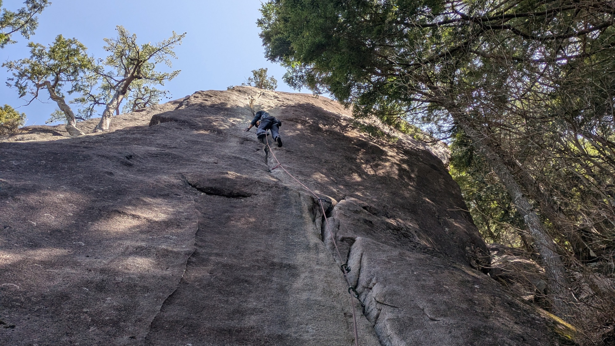 *[周辺のお勧めスポット：クライミングの聖地外岩]