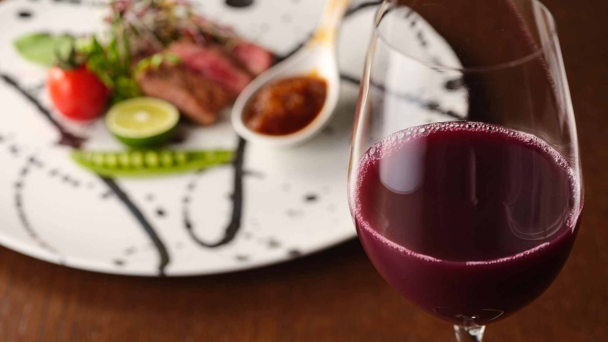 岩手の風土が育む旬の味わいを、同じ土地の酒でそっと引き立てる――。