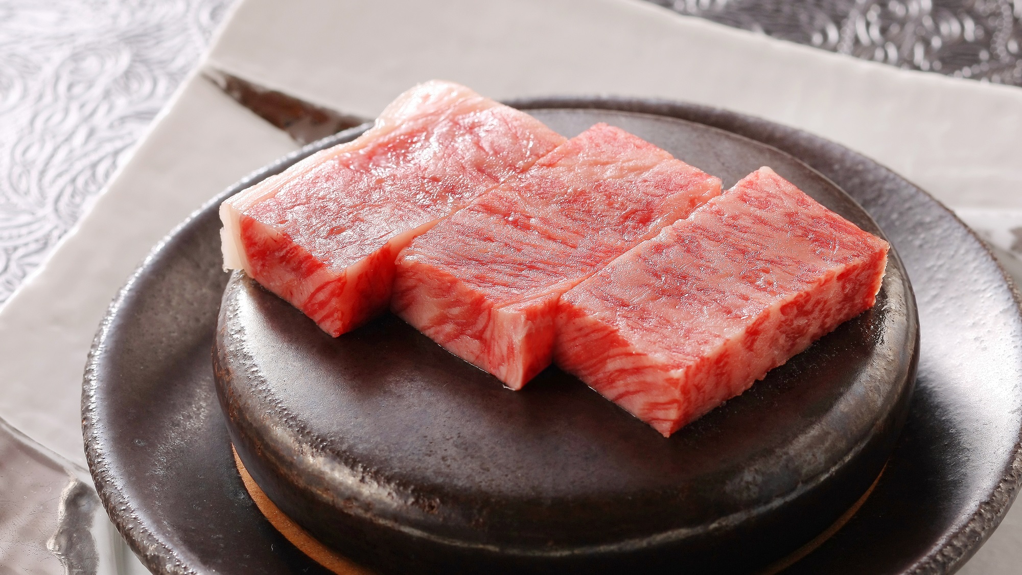 夕食メイン一例：前沢牛ステーキ