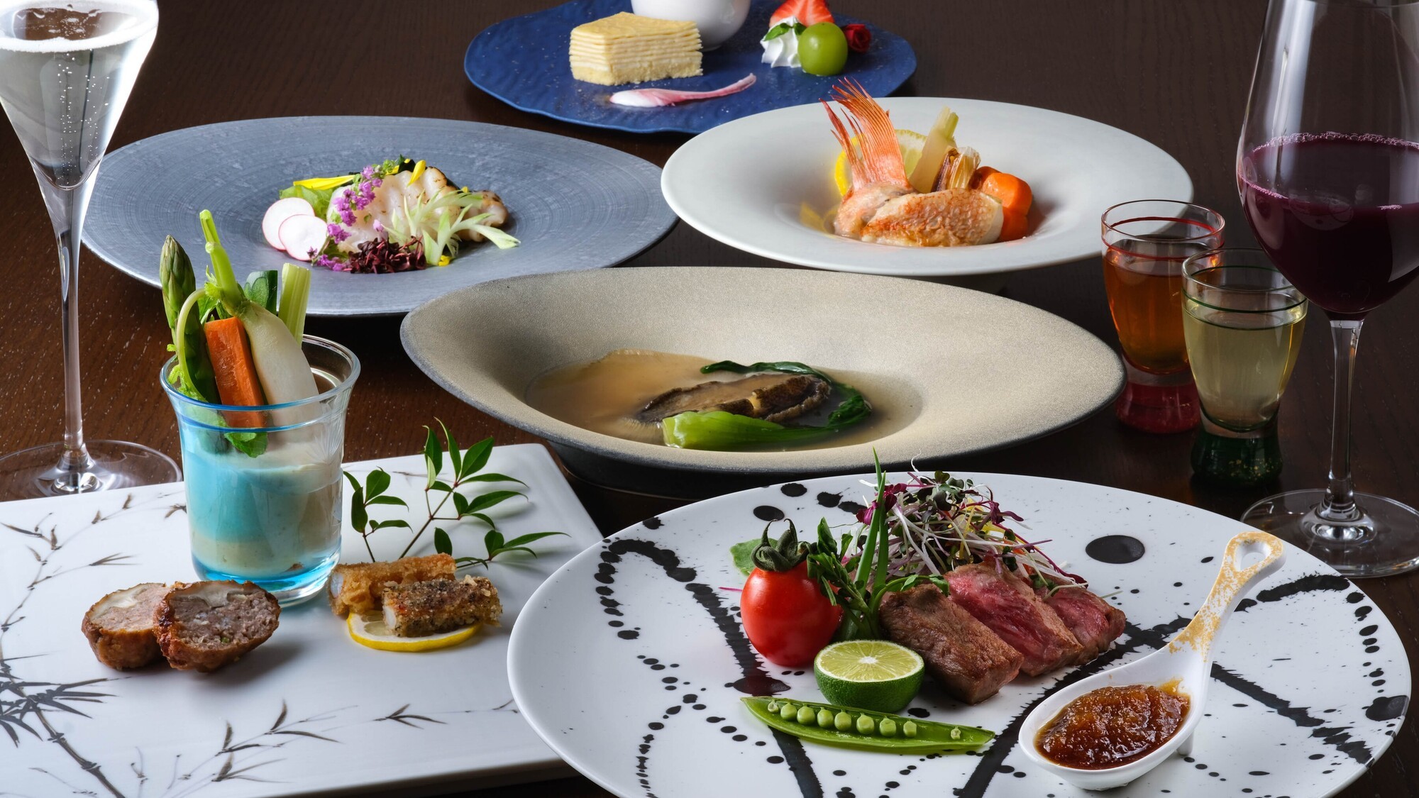 四季折々の味わいとともに、志だてならではの優しいひとときをご堪能くださいませ。