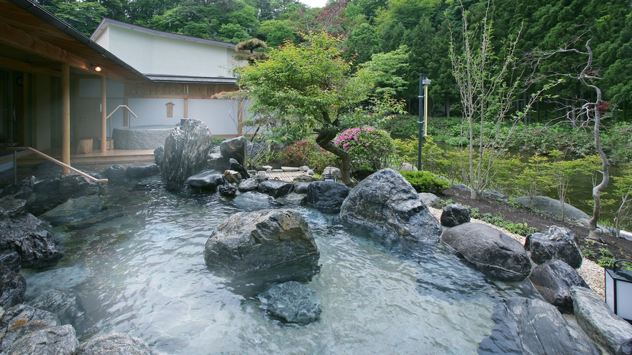 「喜久の湯」露天風呂