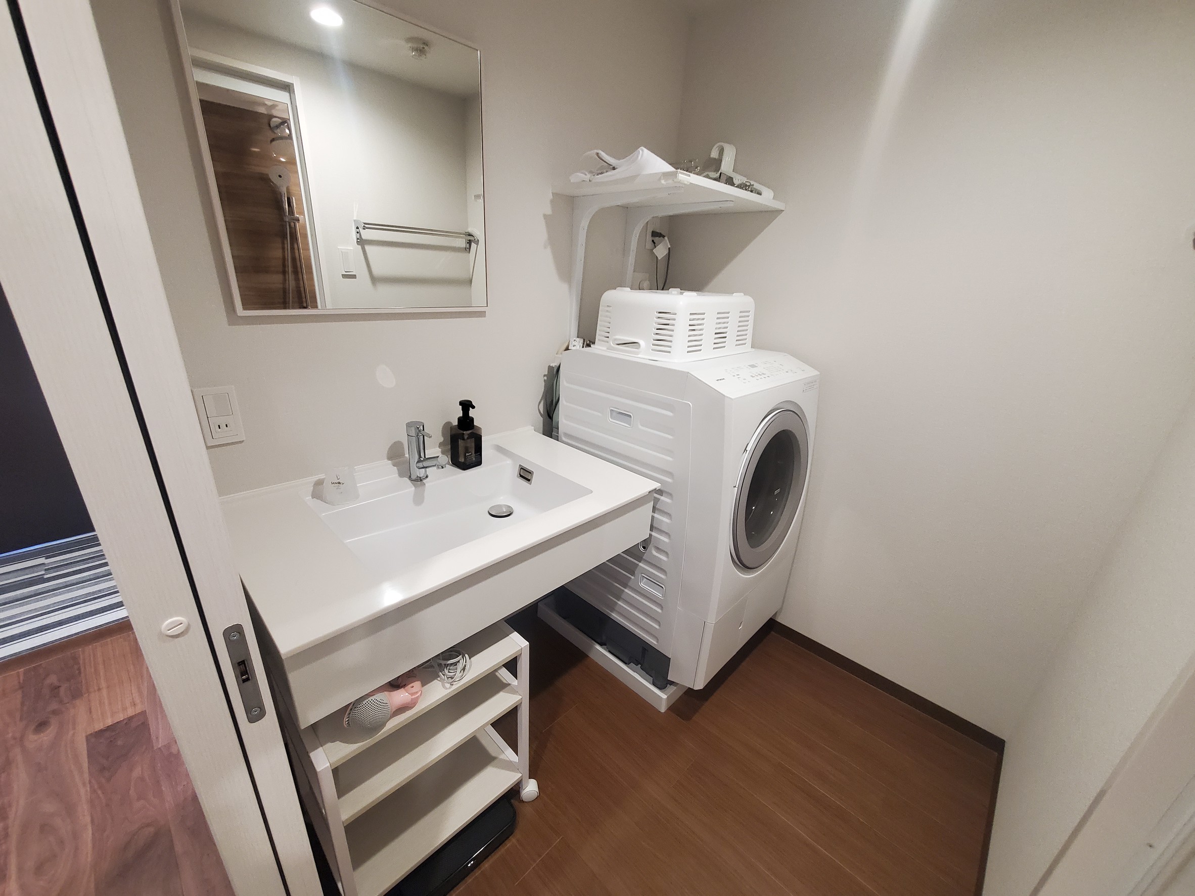 【客室設備】ドラム式洗濯機