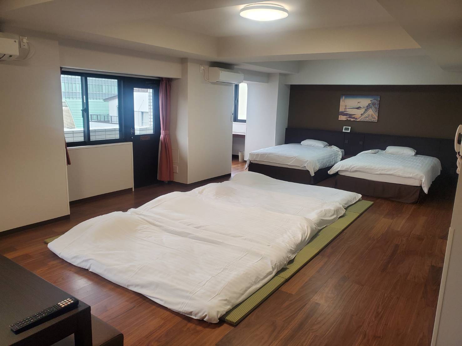 【客室】タイプB／ダブルベッド2台・布団3組