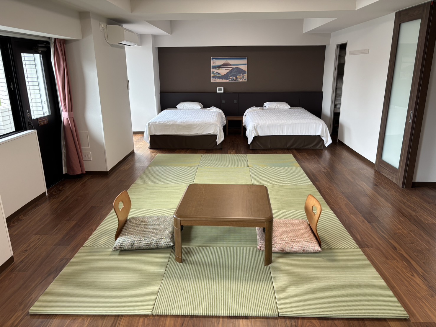 【客室】タイプB／ダブルベッド2台・布団2組