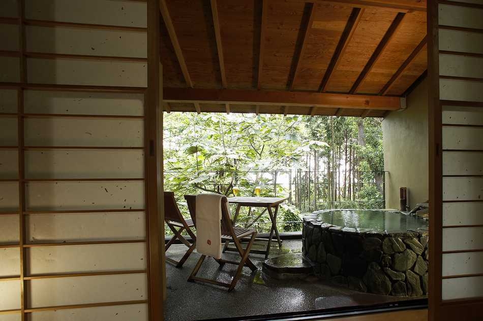 スタンダードプラン（本館）県産中心の創作懐石料理／森の中の露天風呂付客室