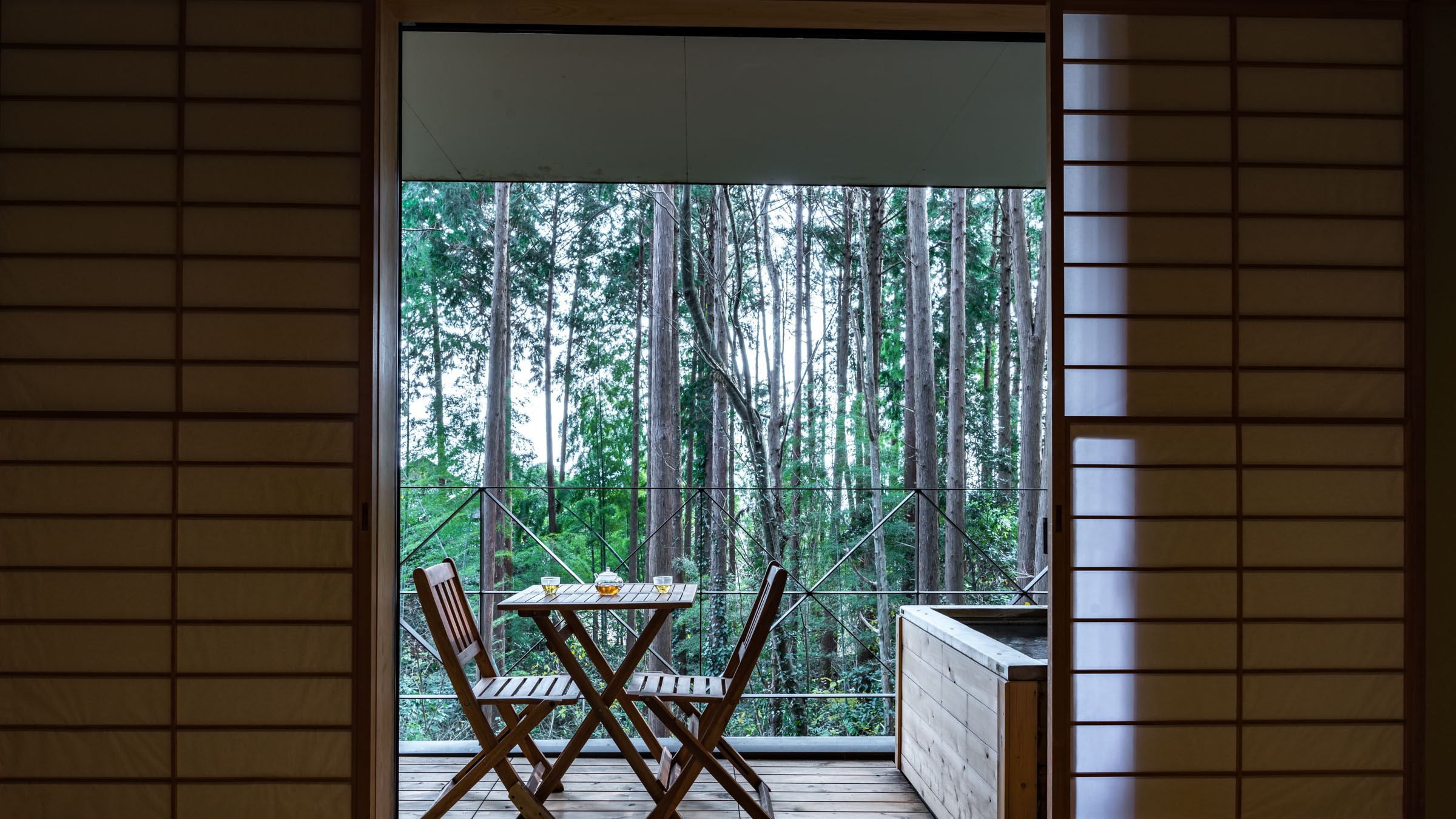 【本館 蘇芳】森の中に佇む檜造りの温泉露天風呂＆テラス