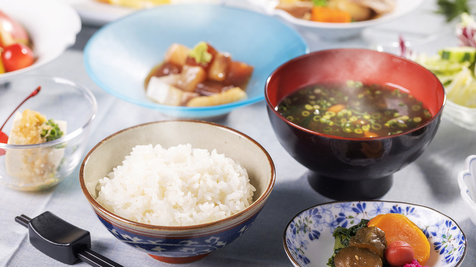 【青巒荘スタンダードプラン】季節の味覚満載の美食ビュッフェと自慢の温泉をご堪能ください