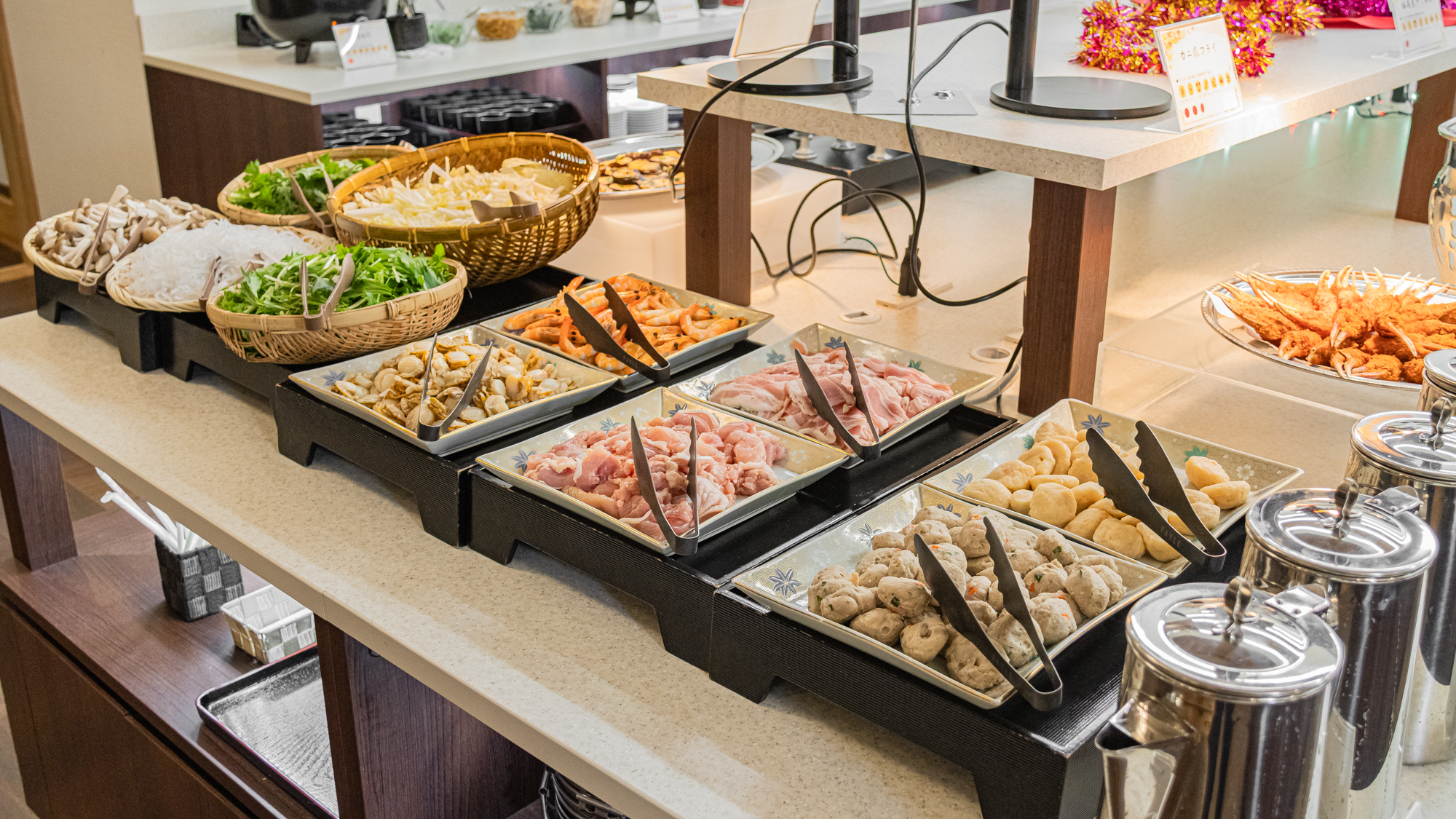 【ビュッフェ-夕食】新鮮な地魚や季節のメニューなど、種類豊富なメニューがずらり！