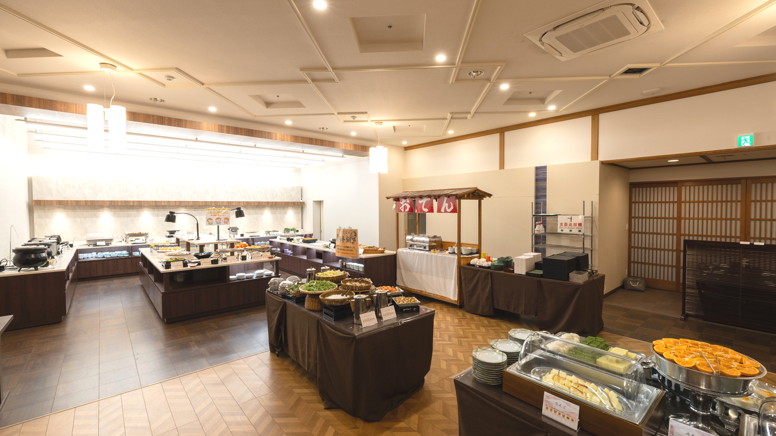 【ビュッフェ-夕食】大人も子どもも大興奮！家族、恋人、友達と楽しむ美食ビュッフェ。