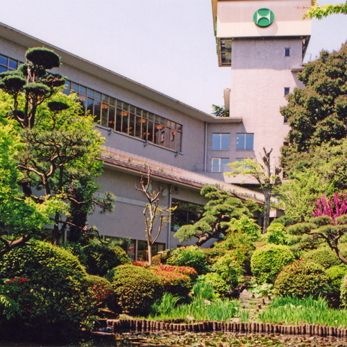 *日本庭園/約4500坪に彩られる木々や草花。四季ごとに違う表情を見せる景観に魅了されます。