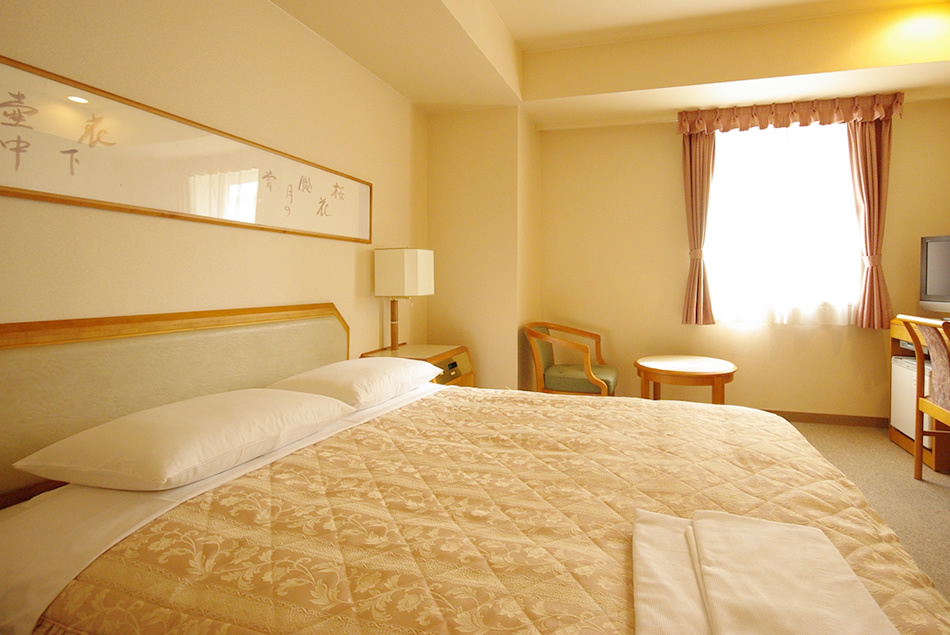 Double room ♪ Spacious room and 150 cm wide bed ♪