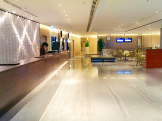 ホテルロビー及びフロント／Front desk and lobby