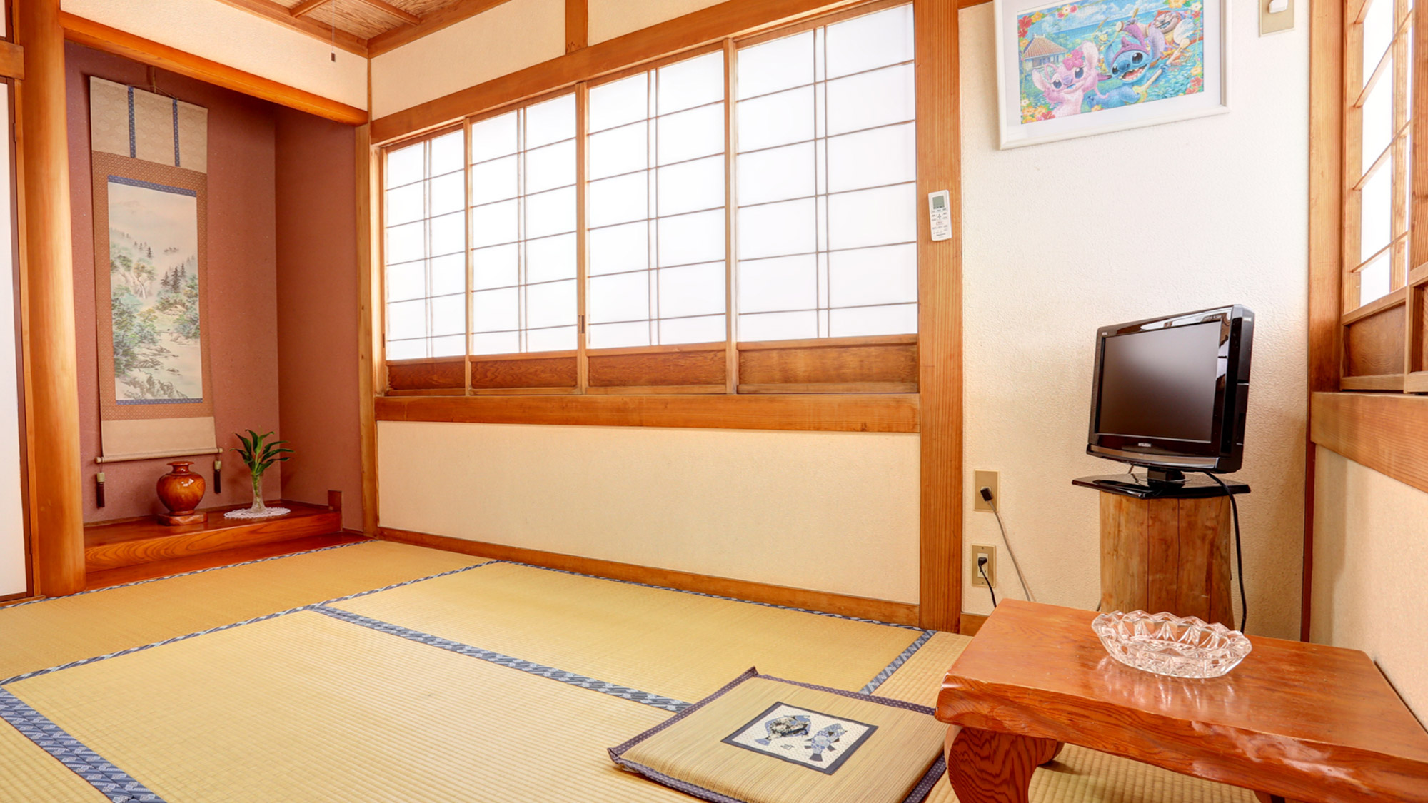 *部屋（和室6畳）