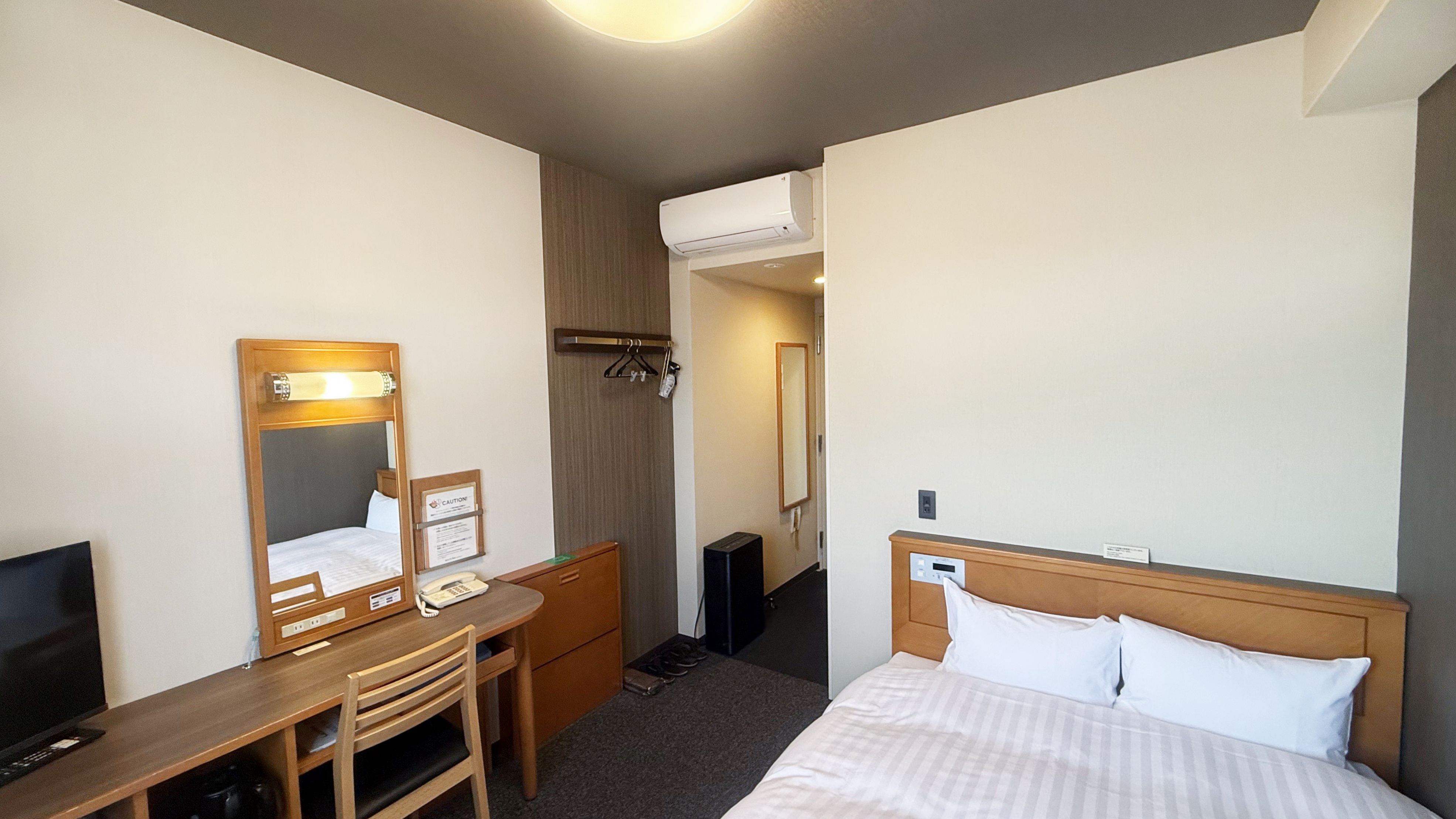 スタンダードセミダブルルーム