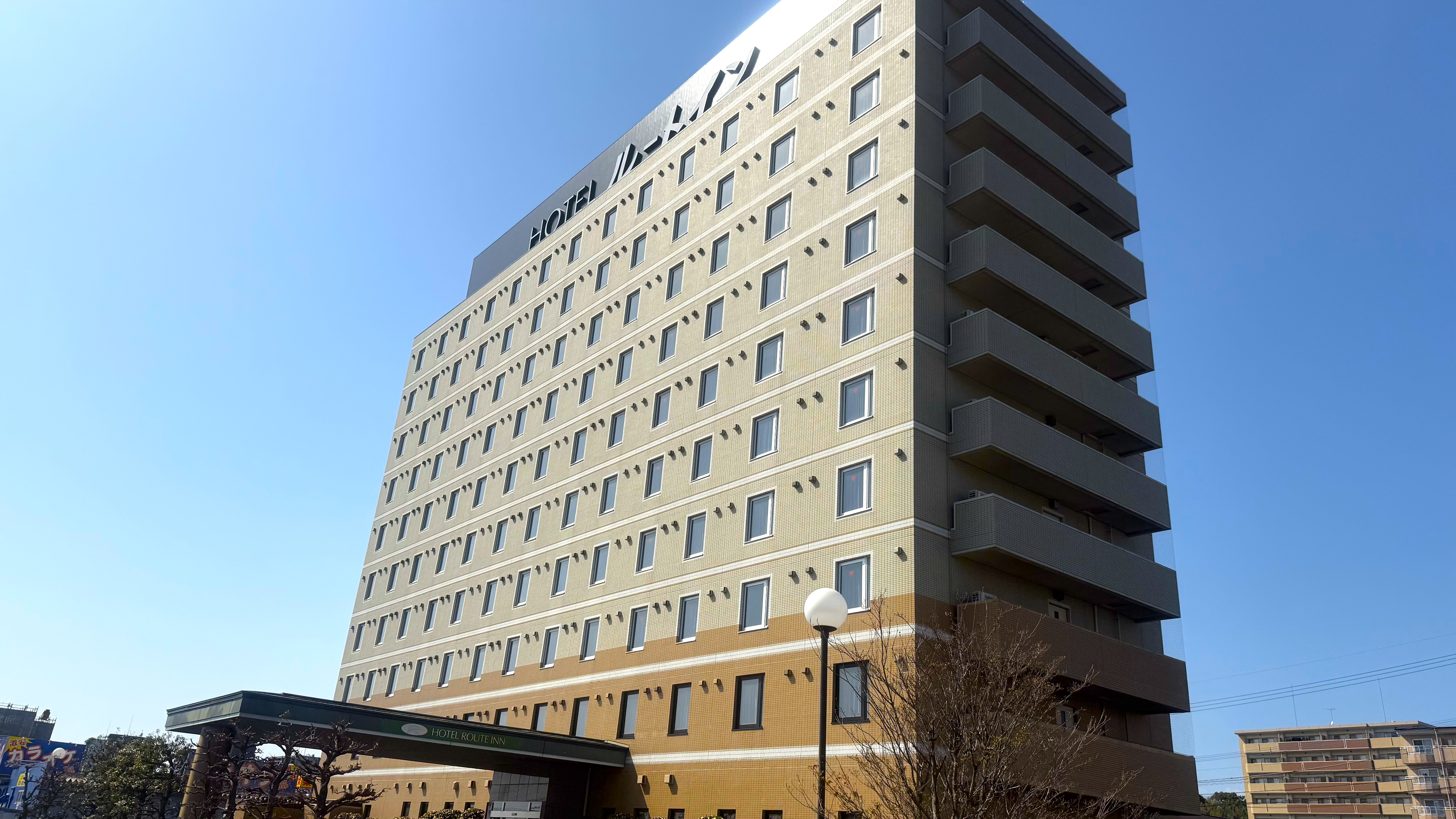 ホテル外観　◆駐車場無料完備◆