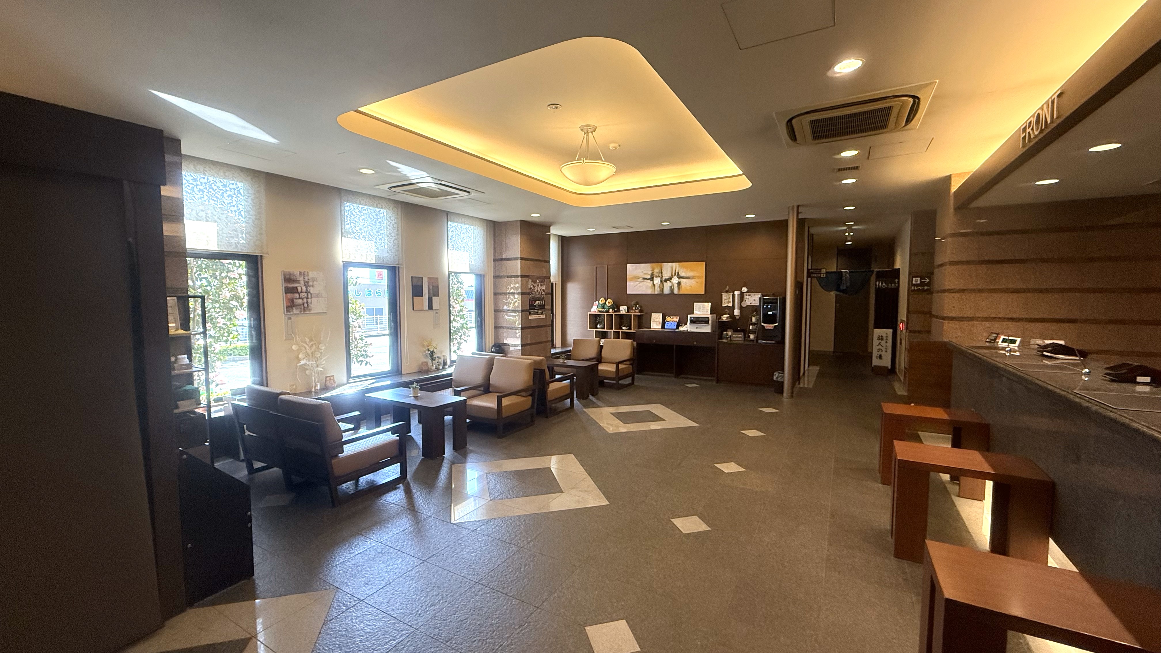 フロントロビー