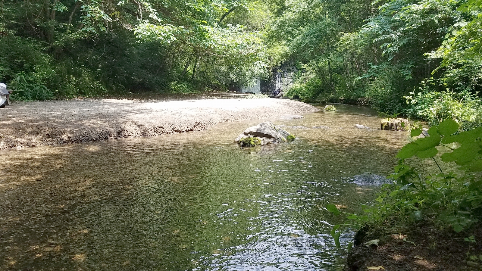 【千ヶ滝水遊び場】夏はお水が冷たくてとっても気持ちいいです♪