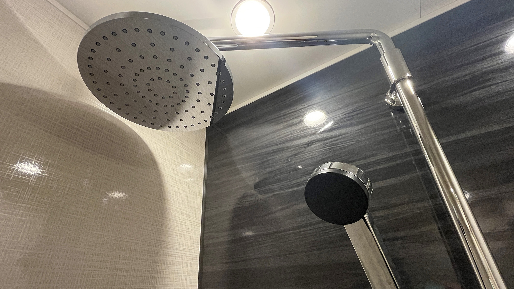 #リニューアル和洋室　シャワールーム