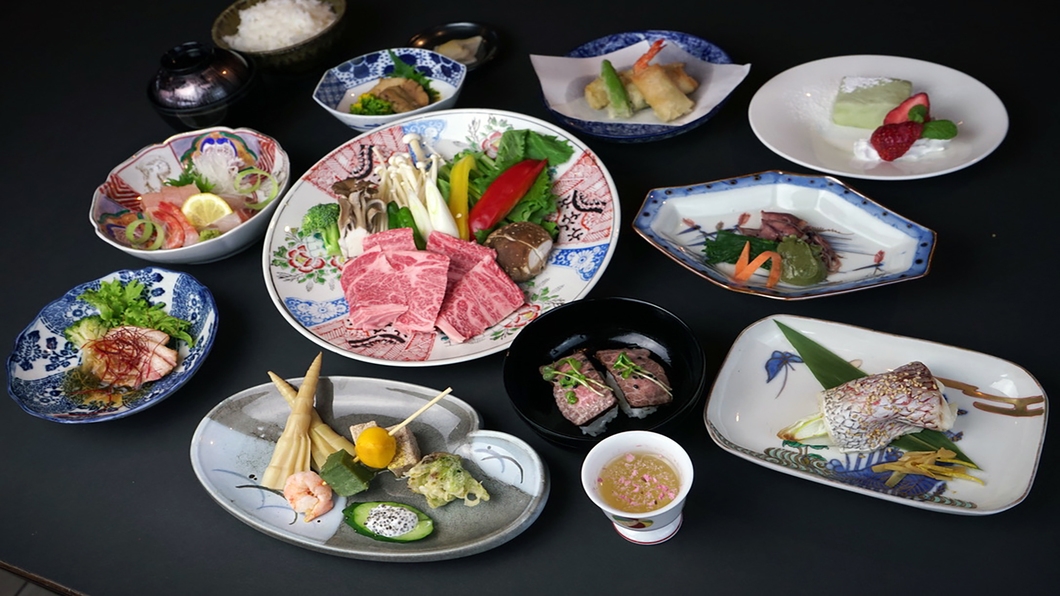 【特選彩り膳プラン】夕朝食付｜飛騨牛をステーキや握りで堪能、里山の豊かな恵みをお愉しみください