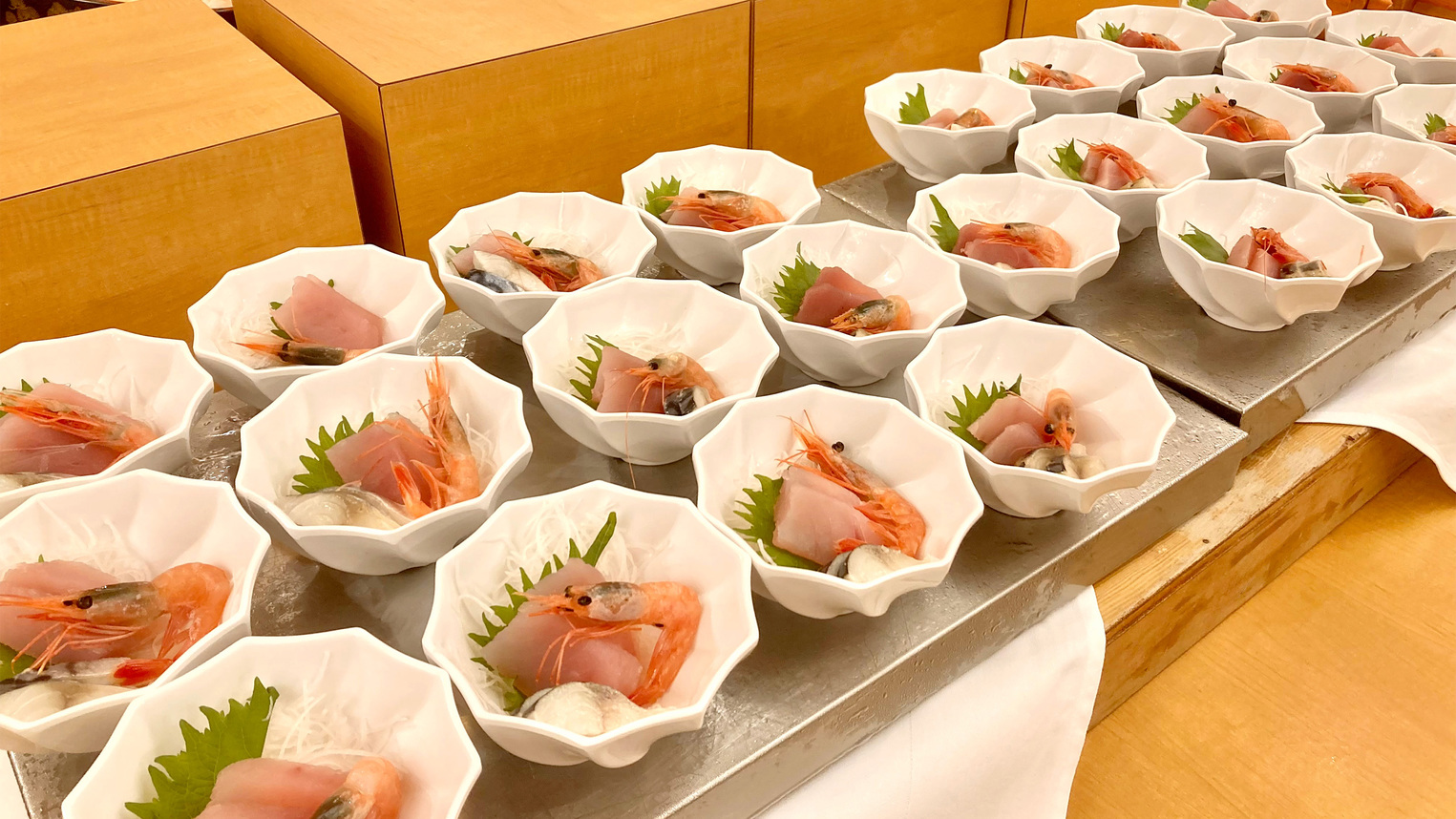 【グループエンジョイ】３名様以上がお得！ ！１泊２食バイキングプラン