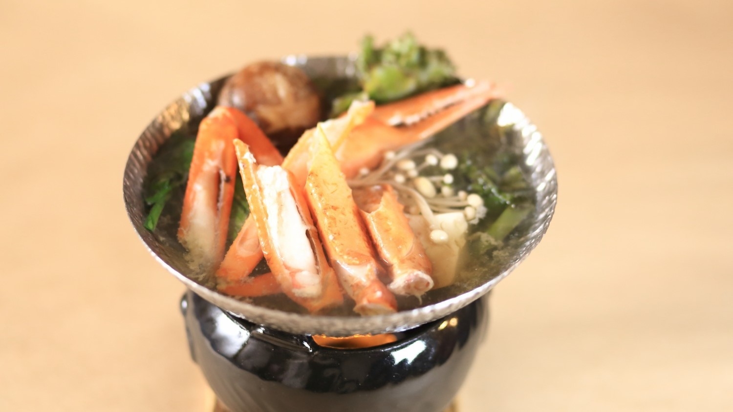 ＼ほどよい量で楽しみたい人にぴったり／秘伝の黄金出汁×ズワイガニ★全3品で楽しむミニコース※外湯券付