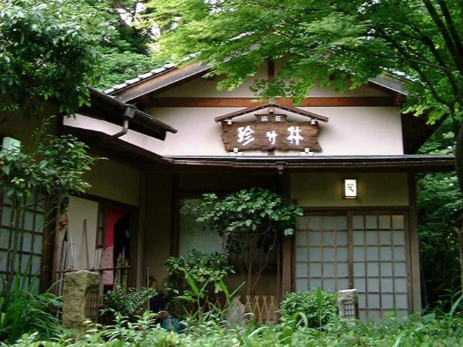 富士見屋の特別室的な離れ山荘　珍竹林の一例。４棟だけの特別空間です。