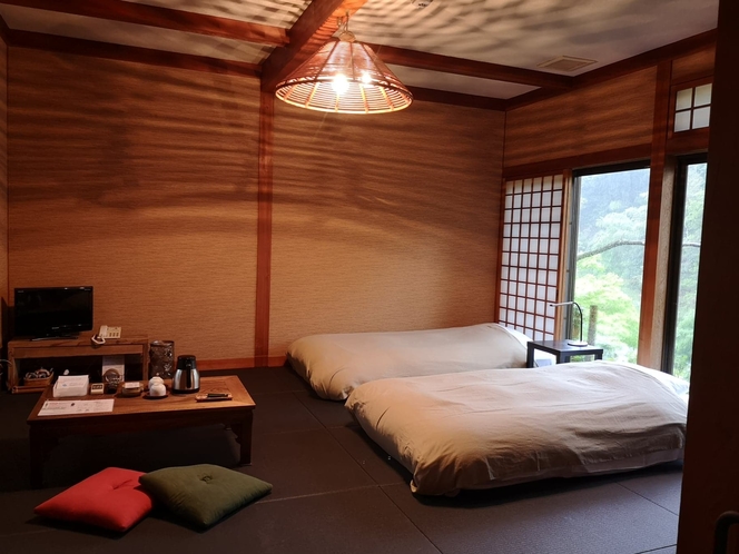 山荘／和室の一例「花」※2023年1/10より布団敷に変更／和紙畳を使ったモダンな和室