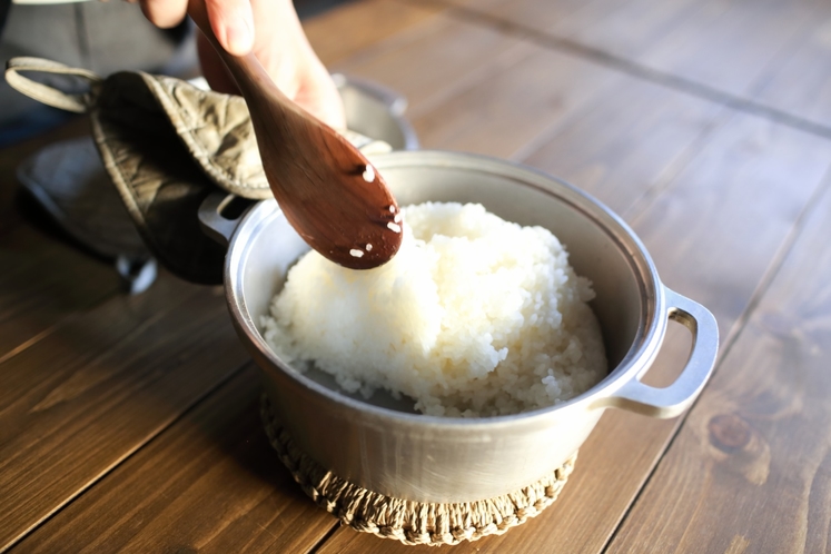 朝食の主役は炊きたての白いごはん