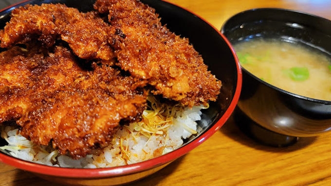 【1，500円夕食券付〇近隣飲食店】徒歩5分圏内！定食・丼ぶり・中華など〜☆駐車場無料＜夕朝食付＞