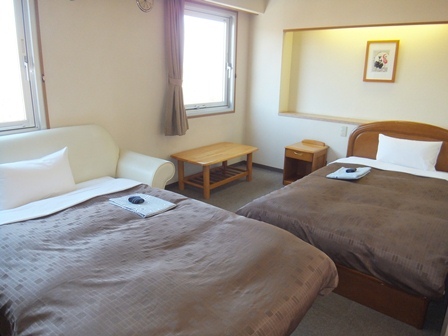 Deluxe single room (for 2 people)