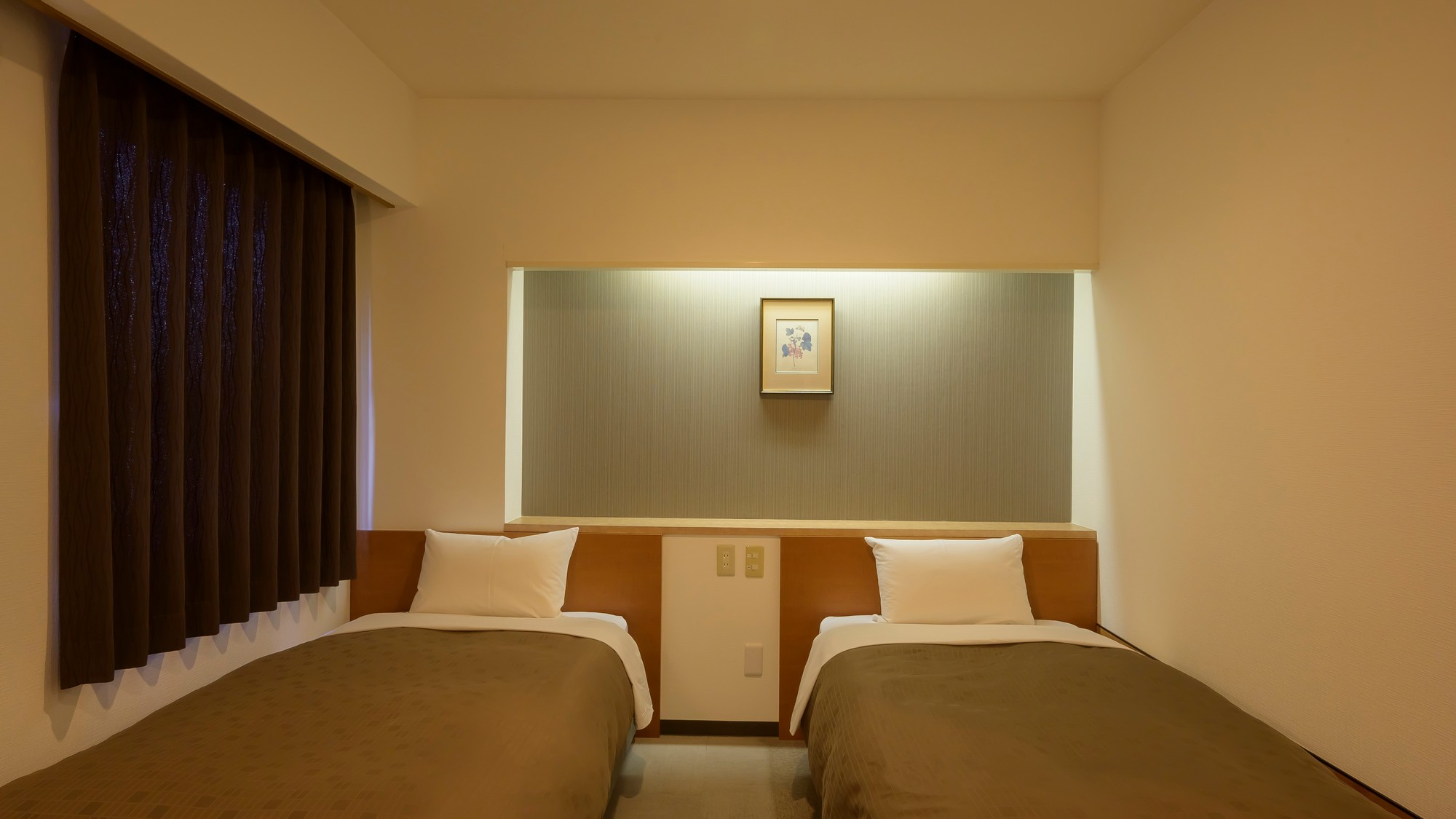 【ツインルーム】シングルベッド2台＆ソファ完備◎広々空間で旅や仕事の疲れを癒し、快適なひとときを♪